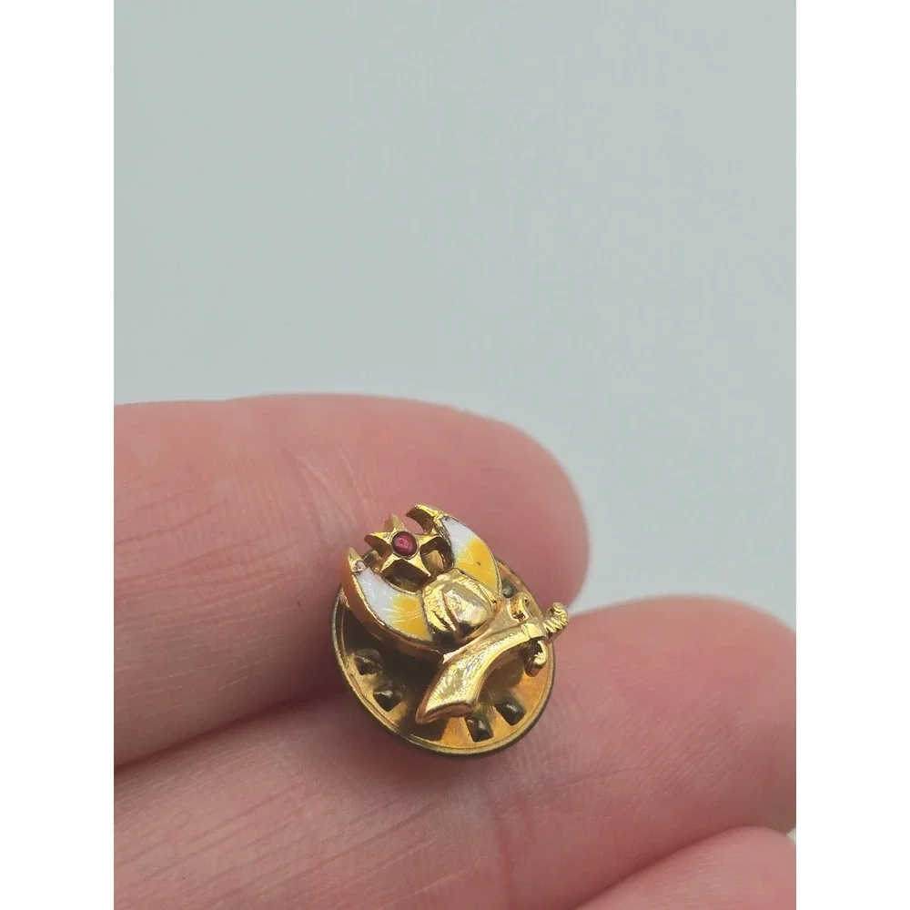 Vintage Shriners International Masonic Lapel Pin Gold Tone Enamel Scimitar Moon